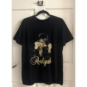 Aaliyah T Shirt Size Large Black Graphic Tee Sunglasses Image Tribute Tee